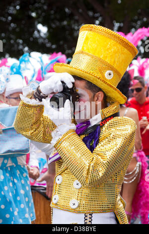 Santa Cruz de Tenerife, Isole Canarie. Il 12 febbraio 2013. I caratteri dal Martedì Grasso sfilata di carnevale a Santa Cruz de Tenerife. Credito: Phil Crean un / Alamy Live News Foto Stock