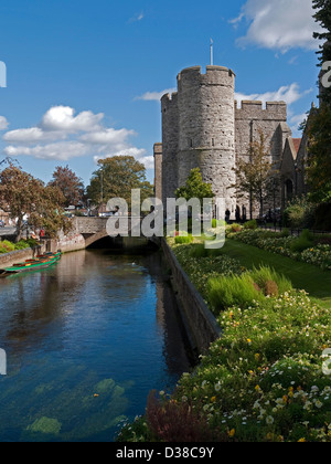 Westgate Giardini lungo il fiume Stour, Canterbury, nel Kent, Inghilterra Foto Stock