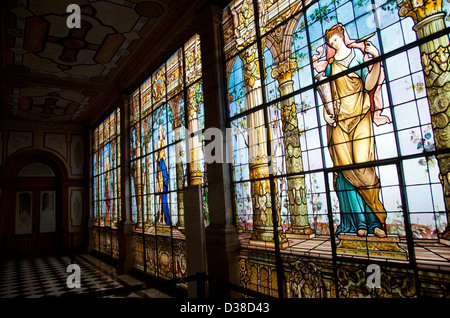 Il vetro macchiato Gallery presso il Castello di Chapultepec a Città del Messico DF - Bagno Foto Stock