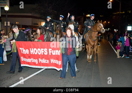 Febbraio 13, 2013 - Arlington, Virginia, Stati Uniti d'America - Clarendon Mardi Gras Parade (credito Immagine: © Dasha Rosato) Foto Stock