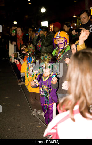 Febbraio 13, 2013 - Arlington, Virginia, Stati Uniti d'America - Clarendon Mardi Gras Parade (credito Immagine: © Dasha Rosato) Foto Stock