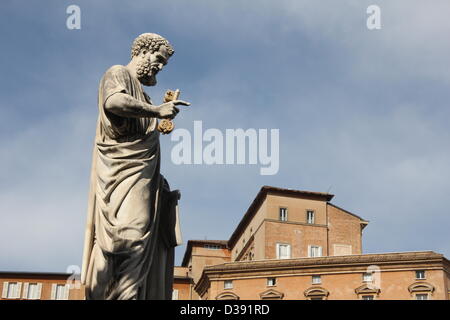 13 feb 2013 i media di tutto il mondo alla Città del Vaticano, Roma a seguito delle dimissioni annuncio da parte di Papa Benedetto XVI Foto Stock