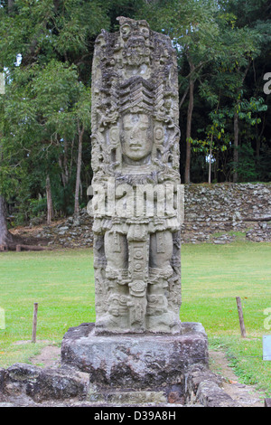 Muratura in pietra presso le rovine della città maya di Copan in giorno moderno Honduras, America Centrale Foto Stock