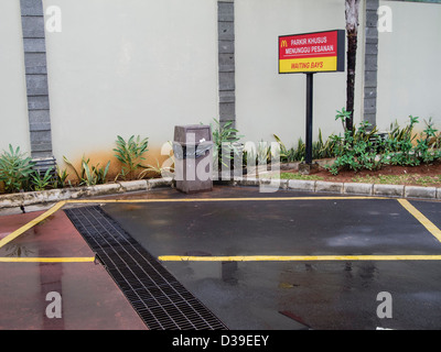 Kemang è una rapida modernizzazione del quartiere di Jakarta con un sacco di espatriati. Foto Stock