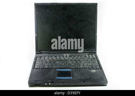 Sporca e polverosa vecchio computer, simbolo della vecchia tecnologia Foto Stock