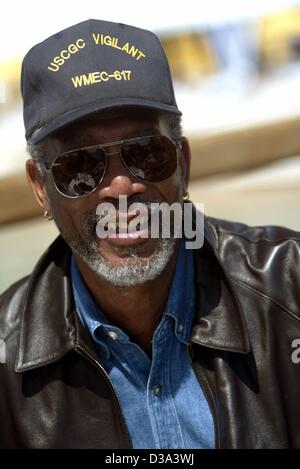 (Dpa) - attore americano Morgan Freeman, raffigurato nella 55a Film Festival di Cannes, maggio 2002. "L'influenza Miss Daisy", "gloria", "lungo è venuto un ragno' e 'Sanche " sono alcuni dei film famosi Freeman starred in. Foto Stock