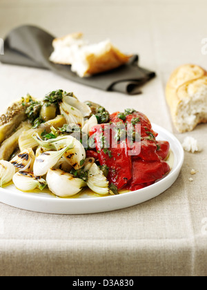 Piatto di legumi stufati in salsa Foto Stock