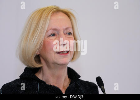 Berlino, Germania. 14 Febbraio, 2013. Dichiarazione del nuovo Ministro federale dell'istruzione e della ricerca, Johanna Wanka presso il Ministero federale per la formazione e la ricerca a Berlino. Credito: Reynaldo Chaib Paganelli / Alamy Live News Foto Stock