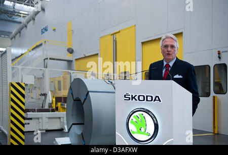 Skoda auto CEO Winfried Vahland è visto nel corso di una conferenza stampa sul nuovo progetto di Skoda auto in relazione all'ambiente in Mlada Boleslav, Repubblica ceca, 14 febbraio 2013. (CTK foto/Radek Petrasek) Foto Stock