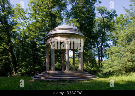 Madlitz-Wilmersdorf, Germania, tempio circolare nel paesaggio parco in Alt Madlitz Foto Stock