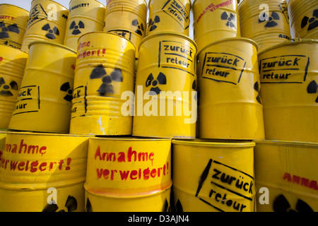 Berlino, Germania, anti-nucleare di dimostrazione con Atommuellfaessern Foto Stock