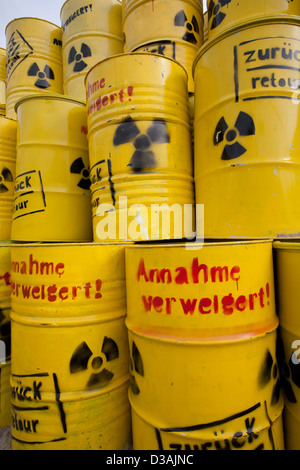 Berlino, Germania, anti-nucleare di dimostrazione con Atommuellfaessern Foto Stock