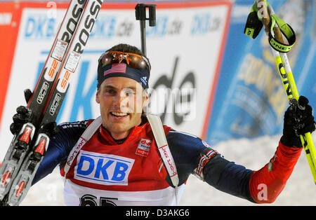 Tim Burke di USA reagisce dopo aver vinto la medaglia d'argento a 20 km maschile gara a i Campionati Mondiali di Biathlon di Nove Mesto na Morave, Repubblica Ceca, giovedì 14 febbraio, 2013. (CTK foto/Vondrous Romano) Foto Stock