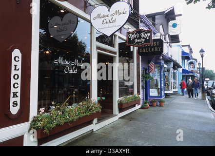 Elk282-1775 Maine, isola di Mount Desert, Bar Harbor, Main Street, scene di strada Foto Stock