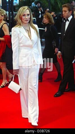 (Dpa) - US attrice Faye Dunaway, raffigurato all'55th International Film Festival di Cannes, Francia, 24 maggio 2002. Foto Stock