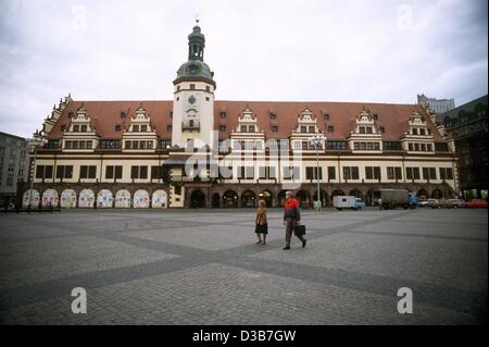 (Dpa file) - Una vista del Vecchio Municipio di Lipsia, Germania orientale, 28 febbraio 1990. Il vecchio municipio fu eretta dal 1556 fino al 1557 e serve come un perfetto esempio di architettura del rinascimento tedesco. Durante la Seconda guerra mondiale fu gravemente danneggiato e ricostruito fino al 1950. Foto Stock