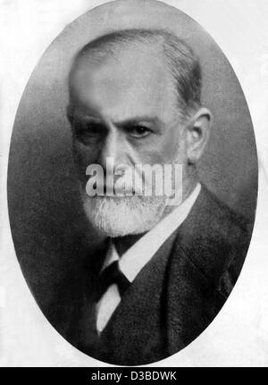 (Dpa file) - Sigmund Freud, il fisiologo austriaco, medico e padre della psicoanalisi, che è generalmente riconosciuto come uno dei più influenti e autorevoli pensatori del ventesimo secolo, è raffigurato su una foto non datata. Freud era nato a Frieberg, Moravia, il 6 maggio 1856, Bu Foto Stock