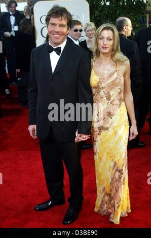 (Dpa) - attore statunitense Dennis Quaid arriva con la sua fidanzata Shanna al sessantesimo Golden Globe Awards a Beverly Hills, 19 gennaio 2003. Quaid è stato nominato per il migliore attore in un ruolo di sostegno per la sua performance in "Lontano dal paradiso". Foto Stock