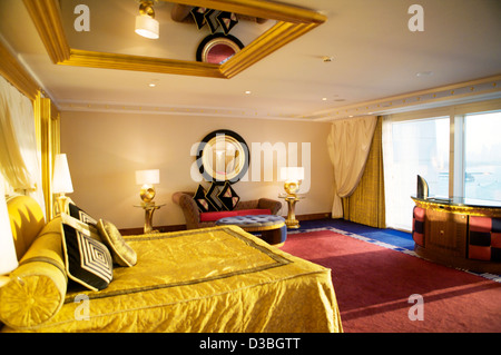 La camera da letto in una suite al Burj Al Arab [vele nel deserto] 7 star hotel in Dubai EMIRATI ARABI UNITI Foto Stock
