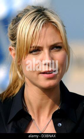 (Dpa) - Tedesco top model Heidi Klum raffigurato nella Rostock-Warnemuende, Germania, 12 aprile 2003. Foto Stock