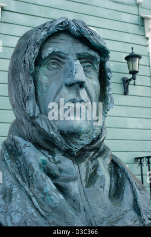 Statua del famoso esploratore norvegese Roald Amundsen in Tromso, Norvegia Foto Stock