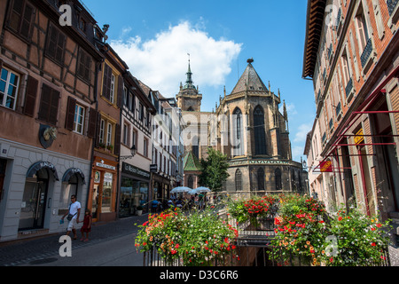 Streen scenario del vecchio centro medievale towncenter di Colmar, Francia Foto Stock