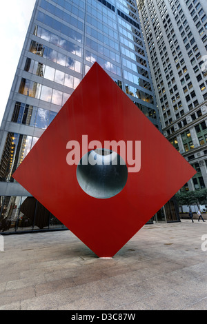 Isamu Noguchi del cubo rosso' vicino al New World Trade Center, il Quartiere Finanziario di Manhattan, New York City' Foto Stock