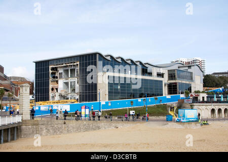 Febbraio 2013 - lavori di demolizione inizia a Bournemouth più odiato edificio, il cinema IMAX e un complesso di svaghi. Foto Stock