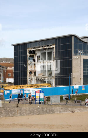 Febbraio 2013 - lavori di demolizione inizia a Bournemouth più odiato edificio, il cinema IMAX e un complesso di svaghi. Foto Stock