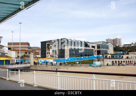Febbraio 2013 - lavori di demolizione inizia a Bournemouth più odiato edificio, il cinema IMAX e un complesso di svaghi. Foto Stock