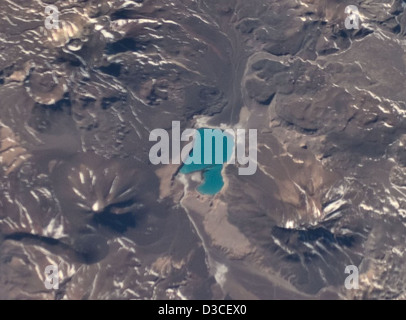 Dettaglio: Laguna Verde, montagne delle Ande, Cile e Argentina (NASA, Stazione Spaziale Internazionale Scienza, 08/22/10) Foto Stock