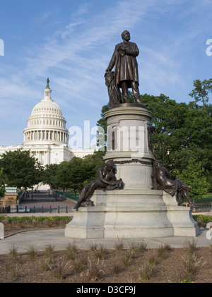Statua del Presidente James Garfield davanti al Senato degli Stati Uniti edificio in Washington DC, Stati Uniti d'America Foto Stock