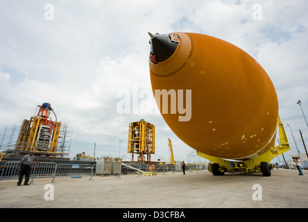 ET-122 rollout di includersi (NASA, 9/20/10) Foto Stock