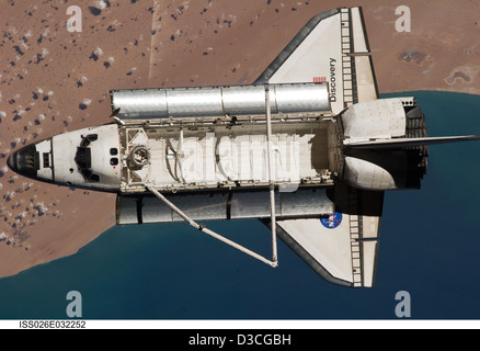 Lo Space Shuttle Discovery sulla Terra (NASA, Stazione Spaziale Internazionale, 03/07/11) Foto Stock