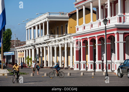 Architettura coloniale e nella piazza principale Plaza di Granada Nicaragua. Foto Stock