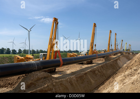 Schulzendorf, Germania, pagina albero sollevatore caterpillar di Opal gas pipeline Foto Stock