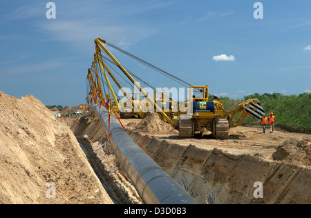 Schulzendorf, la Germania, l'Opal gas pipeline con lato inferiore bruchi ad albero Foto Stock