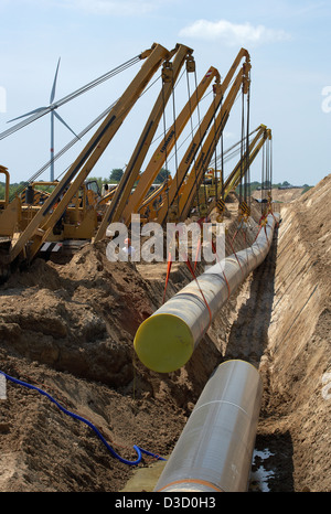 Schulzendorf, la Germania, l'Opal gas pipeline con lato inferiore bruchi ad albero Foto Stock