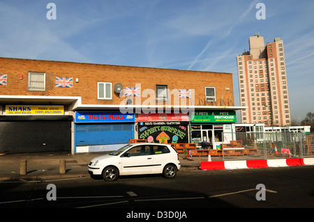 Clifton,Nottingham.Una volta era il più grande consiglio immobiliari in Europa .i lavori per la nuova linea di tram. Foto Stock