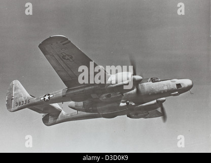 Questa fotografia raffigura il Northrop F-15, un caccia sperimentale sviluppato negli anni '1950 Conosciuto per il suo design innovativo, l'F-15 fu una parte significativa dell'aviazione militare degli Stati Uniti durante il periodo della prima guerra fredda, aprendo la strada alle future generazioni di caccia. Foto Stock