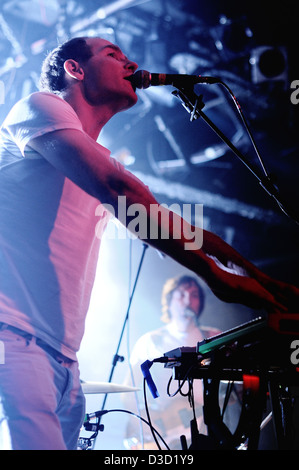 Barcellona - dic 12: Daniel Snaith, frontman dei caribù, esegue in discoteca Razzmatazz su dicembre 12, 2010 a Barcellona. Foto Stock