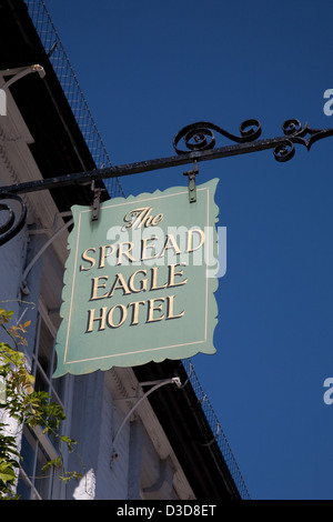 Spread Eagle Hotel e Pub Accedi Midhusrt, West Sussex, in Inghilterra, Regno Unito Foto Stock