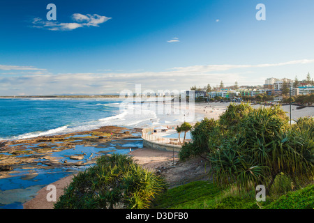 Calda giornata soleggiata al Kings Beach Calundra, Queensland, Australia Foto Stock