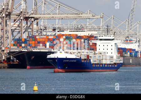 Rotterdam, Paesi Bassi, nave container nel porto di Rotterdam Foto Stock
