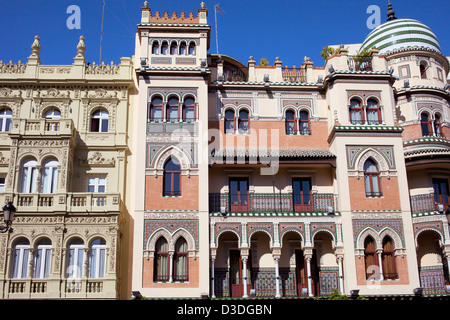 Appartamento Case tradizionale facciata di El Arenal quartiere storico di Siviglia, Spagna. Foto Stock