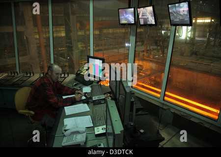 Varsavia, Polonia, nella sala di controllo della colata continua mulino in acciaio ArcelorMittal Warszawa Foto Stock