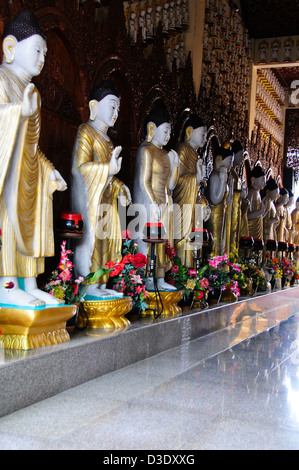 Il Buddha è riconosciuto dai buddisti come un risvegliato o maestro illuminato che ha insegnato al popolo,birmano Tempio del Buddha,Penang, Malaysia Foto Stock