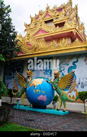 Il Buddha è riconosciuto dai buddisti come un risvegliato o maestro illuminato che ha insegnato al popolo,birmano Tempio del Buddha,Penang, Malaysia Foto Stock