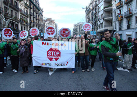 Manifestazione contro gli sfratti in Spagna, il 16 febbraio 2013 a Barcellona. I cittadini protestano contro la legge di mutuo che provoca il suicidio fra le persone che non possono pagare i loro mutui. Foto Stock