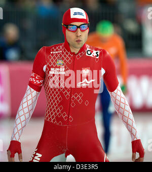 Hamar, Norvegia. Xvii Feb, 2013. Essent ISU WORLD CUP Speed Skating Championships 2013. Zbigniew&#xa0;Brodka di Polonia concentrato prima della sua gara al pattinaggio di velocità Campionati del Mondo 2013 nella nave vichinga Arena Olimpico Hamar, Norvegia. Credit: Azione Plus immagini di sport/Alamy Live News Foto Stock